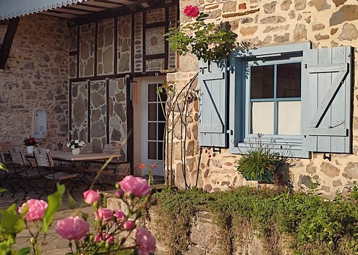 Espace de détente sur la terrasse à colombage