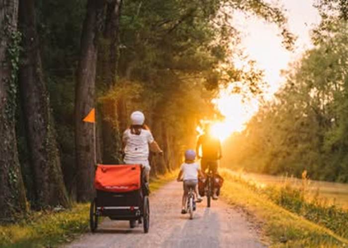 Location de vélo électrique, vélo de randonnée, vélo enfant et cariole