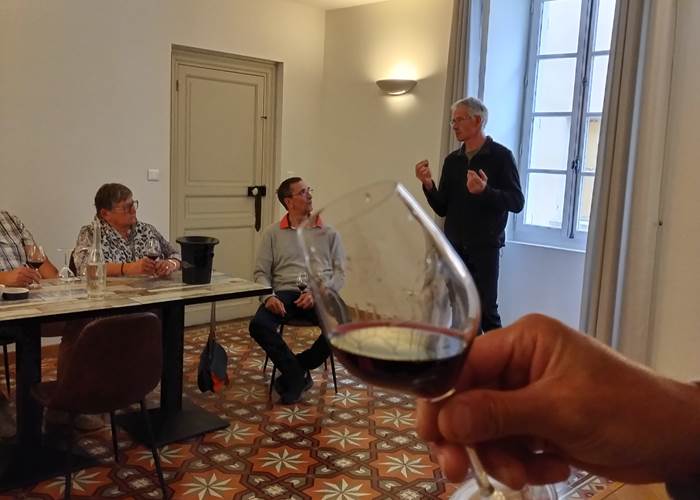 Le Château Landure présente ses vins à nos hôtes