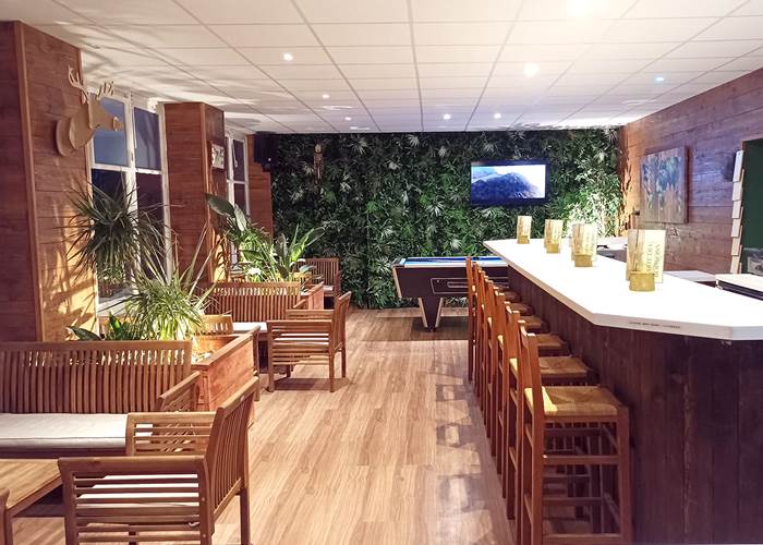Bar lounge et billard-page