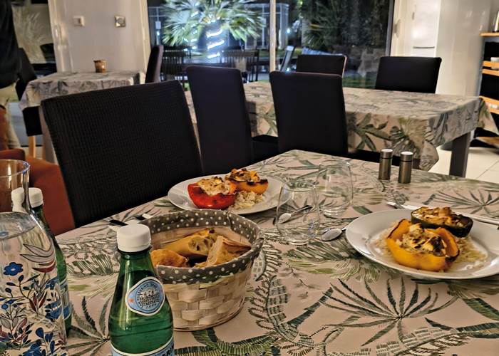 Dîner maison convivial proposé lors de la soirée étape à La Girouardière