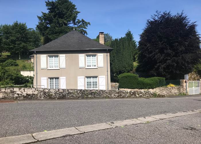 maison vue de la place