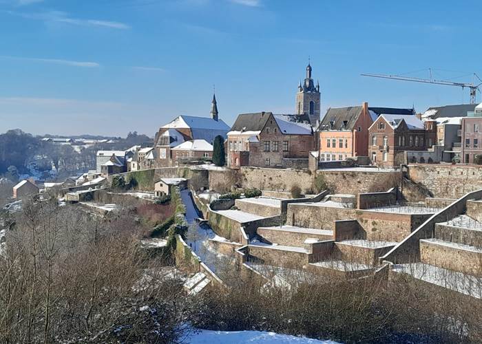Totemus près des Jardins suspendus à Thuin