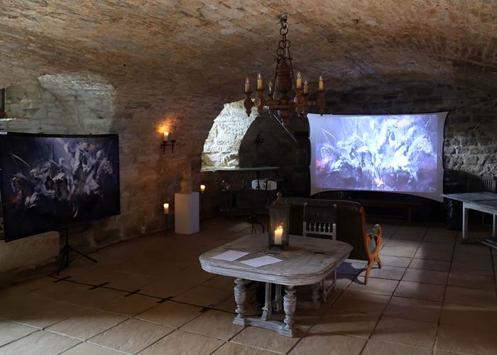 Exposition Onirisme au Château de Saint-Chamarand, Xavier Artesien, tailleur de pierre, Bruno Wagner, illustrateur de Fantasy