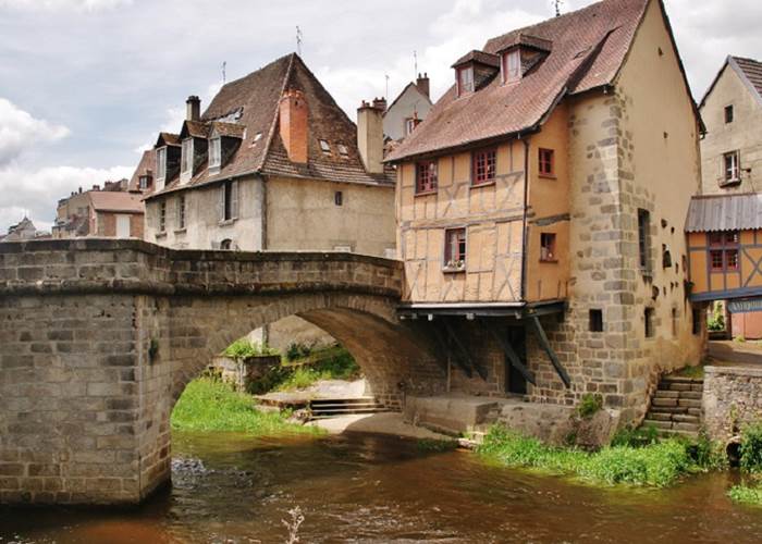 Aubusson Felletin Gite de 12 personnes Creuse proche Faux la Montagne