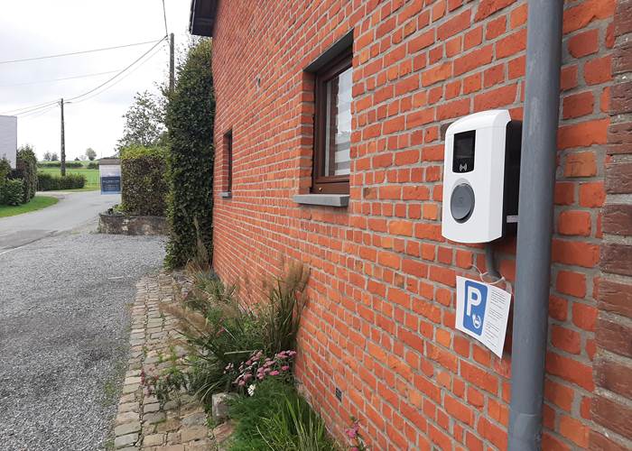 Borne de recharge voiture publique (payante)