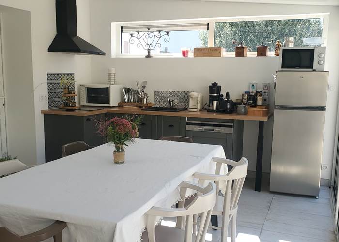 espace convivial commun avec cuisine équipée