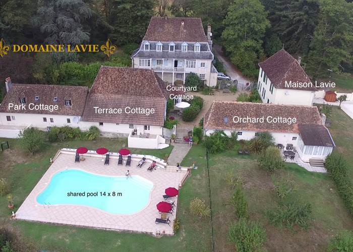 Domaine Lavie - 4 gites avec piscine commune, 1 gite avec piscine privee