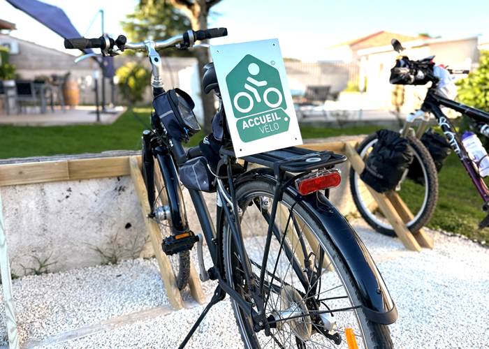 velo-electrique-accueil-velo-gravier_mas-des-anges_soussans-margaux-cyclotourisme.jpg