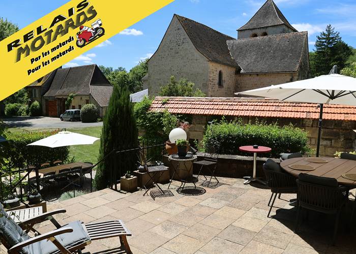 Accueil de groupe motard au Château de Saint-Chamarand : chambre et table d'hôtes dans le Lot.