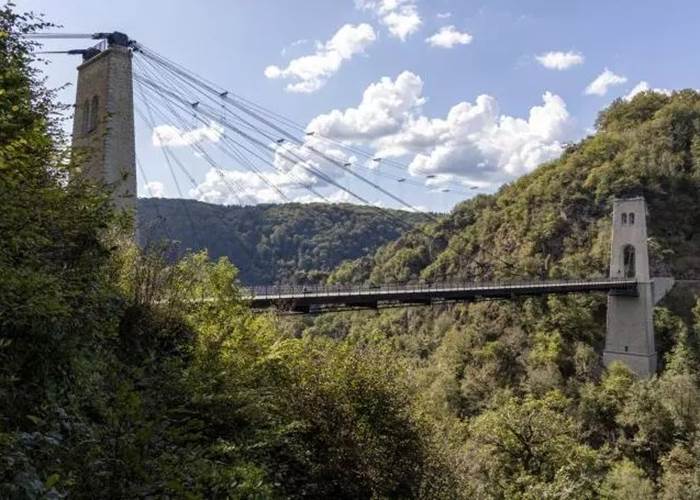 Viaduc des Rochers Noirs Lapleau Le Vendahaut