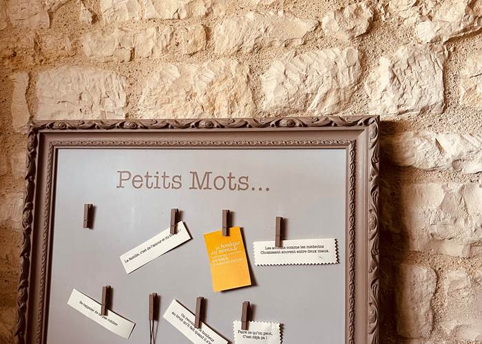Tableau Petits mots mur de pierre_ La Cavalerie