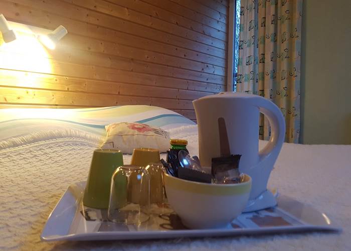 plateau de courtoisie chambre d'hôte Maison du Masjoubert 87120 Etape en Limousin