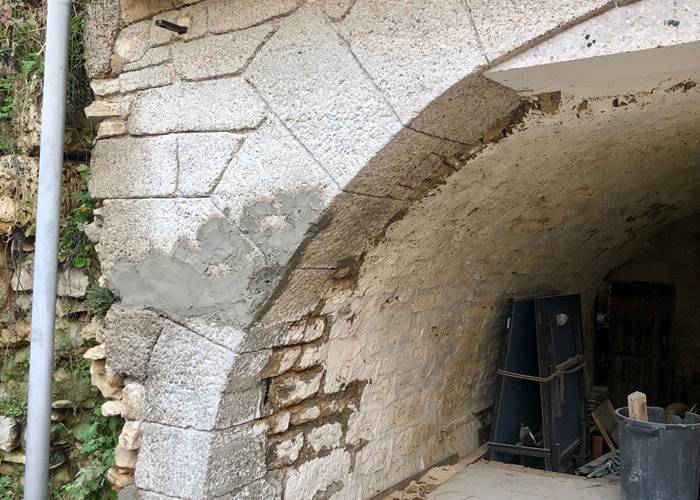 La voûte de la "crypte" du Château de Saint-Chamarand reprend vie!