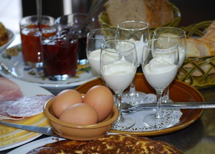 Petit déjeuner campagnard, gourmand au Ranch des Lacs 87120