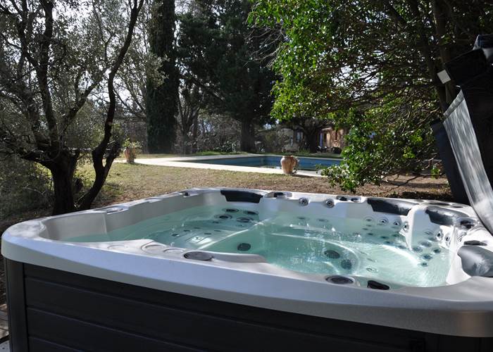 Ou par une séance spa, vue sur les vignes...