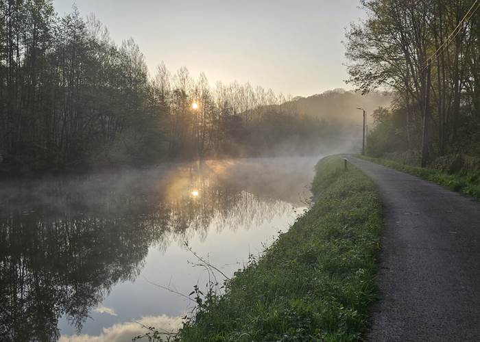 Brumes sur la Sambre au petit matin
