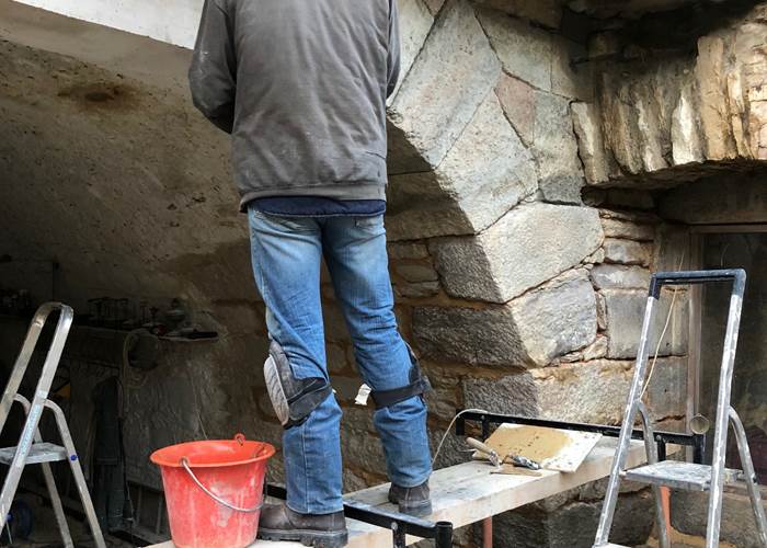 La voûte de la "crypte" du Château de Saint-Chamarand reprend vie!