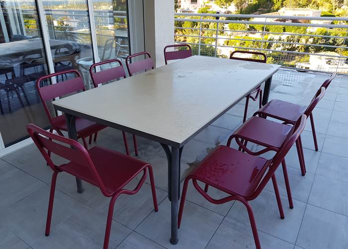 repas sur terrasse salle à manger