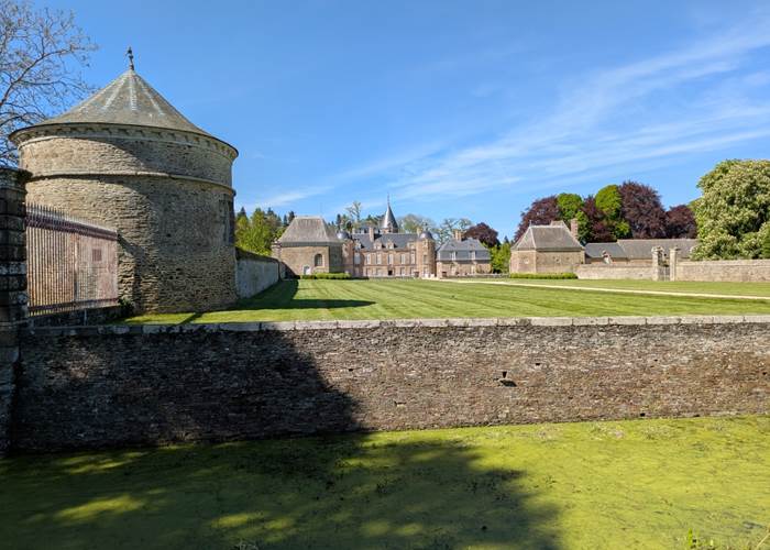 zoo de la Bourbansais close  to Domaine de launay blot
