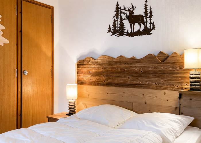 Chambre 1 avec lit double et balcon