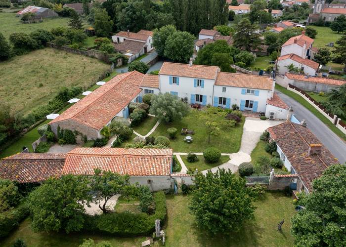 Vue aérienne de L'Enclos bleu