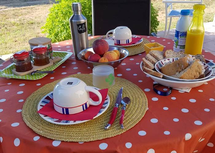 Petits déjeuners au Domaine Hias