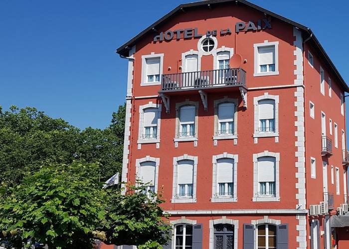 Hôtel-De-La-Paix-Hotel-en-Oloron-Ste-Marie-extérieur