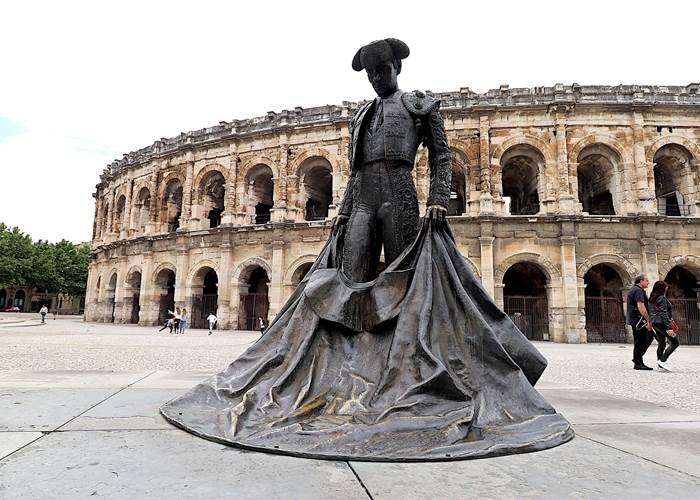 nimes arenes feria torero