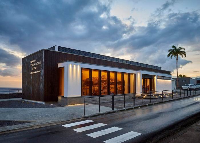 vue de l’extérieur du musée-page