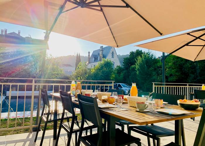 petit déjeuner en terrasse