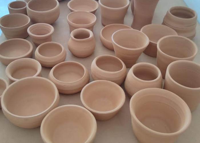 La production de poteries de Maryline en Provence Lagnes