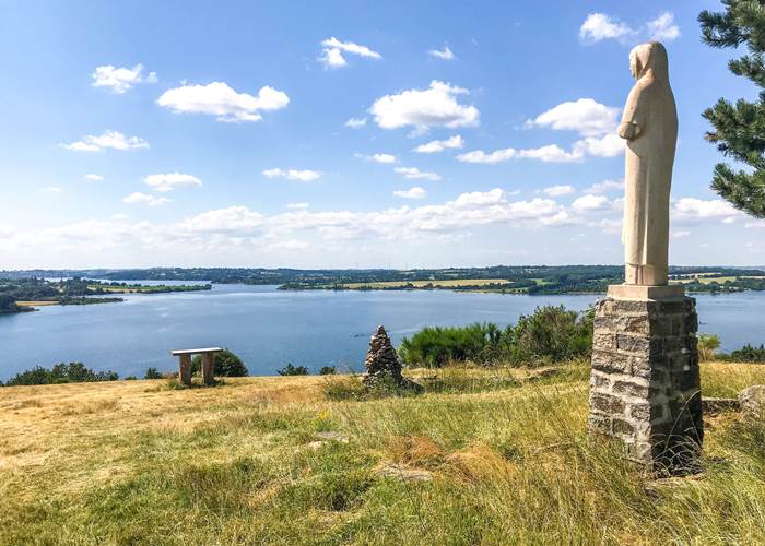 La vierge du Lac de Pareloup