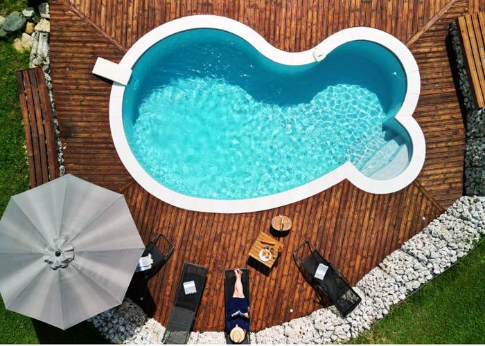 Piscine gîte 12 personnes Ain