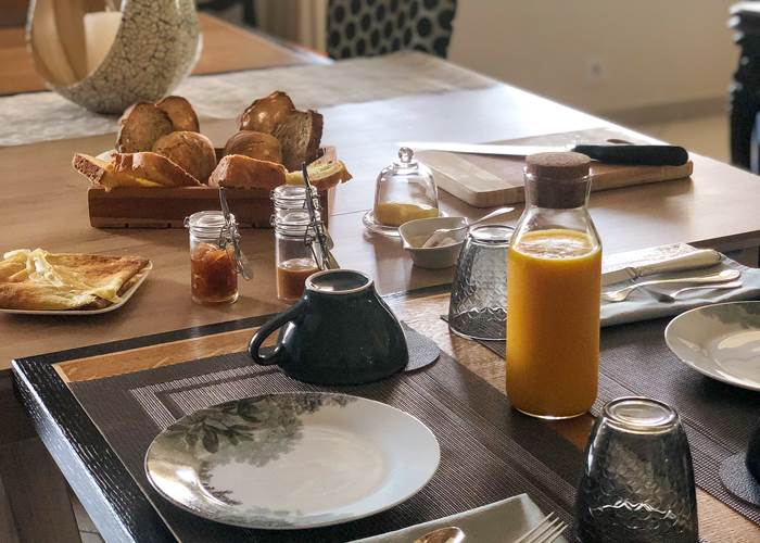 débuter la journée avec un petit-déjeuner copieux, gourmand et fait-maison