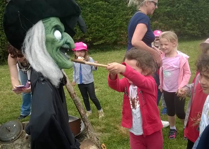 animations et jeux de piste "sorcière mordanes"