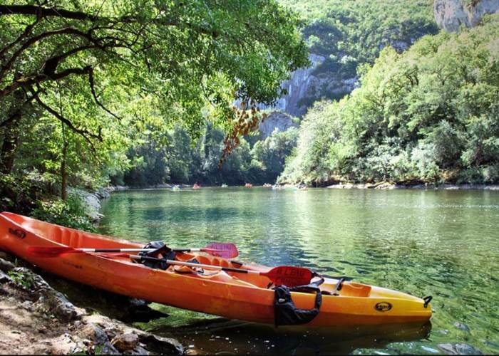 Faire du canoë