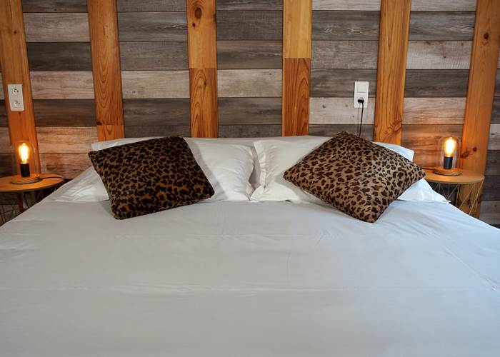 Chambre double élégante et boisée