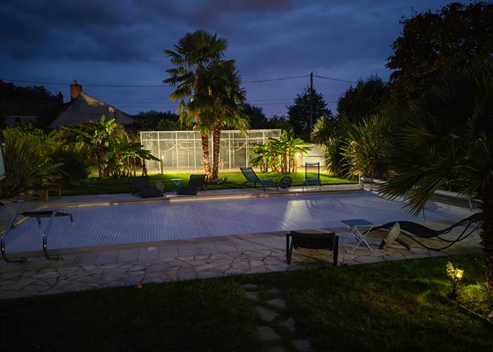 volière extérieure perroquets Sarthe La Flèche jardin