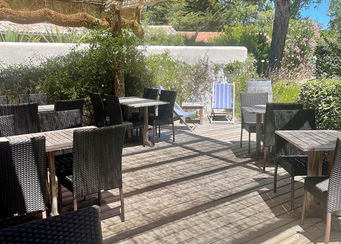 Terrasse petit déjeuner