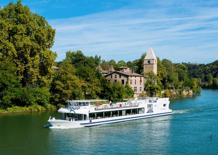 Visiter Lyon - Fleuve Rhône - Rivière Saône - Confluence - Navette fluviale - Visite - Lyon - Famille - Amis - Vacances - Week end