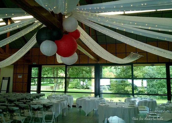 Salle décorée (crédit photo - Une fée dans la boîte)