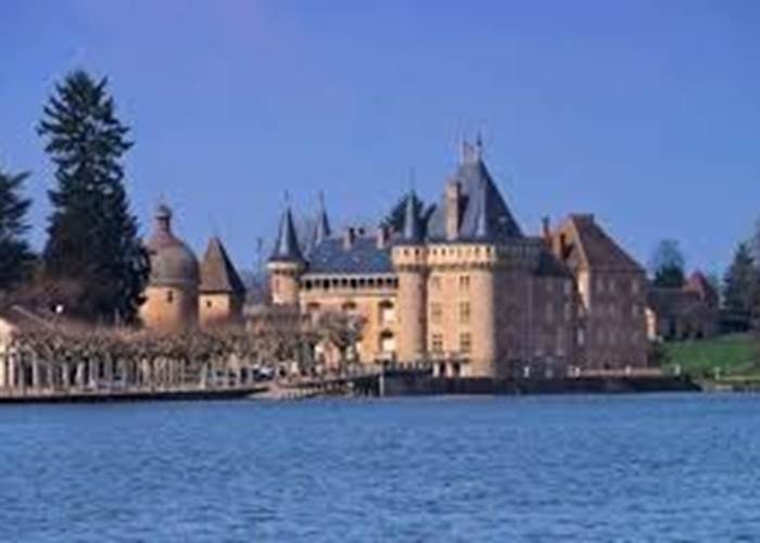 La ville de la Clayette