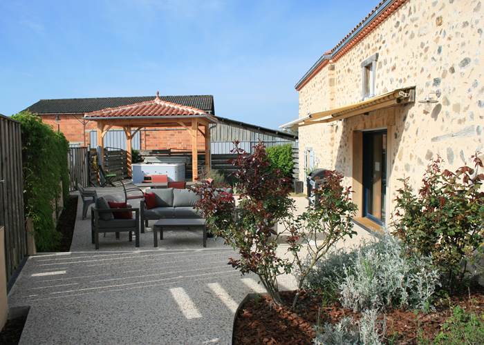 LA TERRASSE ET LE SPA 1