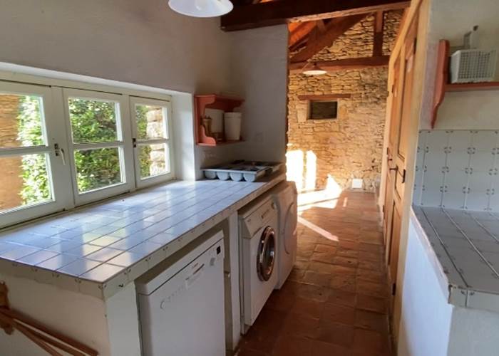 Arrière cuisine et buanderie de la villa Lou Peyrol