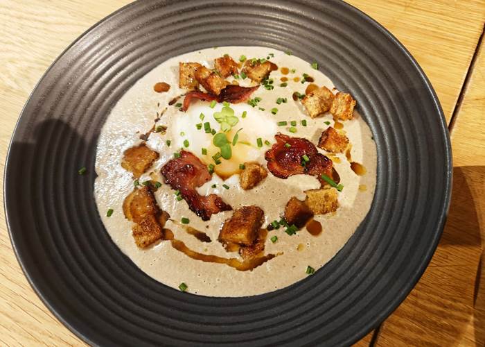 Gîtes, chambre d'hôtes et table d'hôtes gastronomique à Casteljaloux Lot et Garonne, piscine, jacuzzi et spa