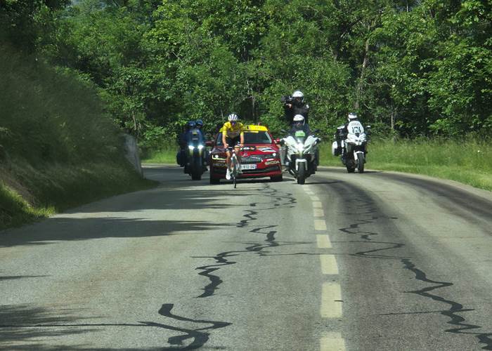 Pogaçar dans les derniers kilomètres d l"ascension de Valmeinier 1800