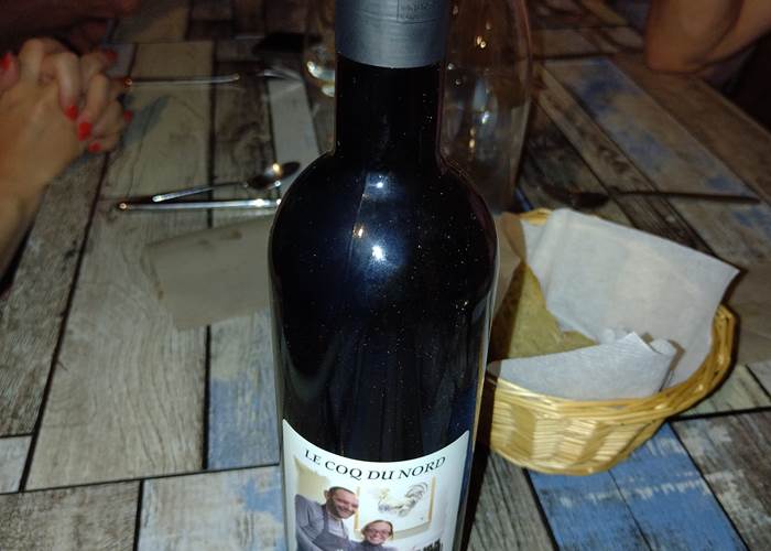 Merci au Domaine Les Tuileries pour cette bouteille avec notre étiquette 🍷🍷🍷