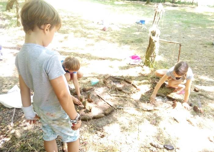 construire ensemble, samen bouwen aan het kabouterdorp