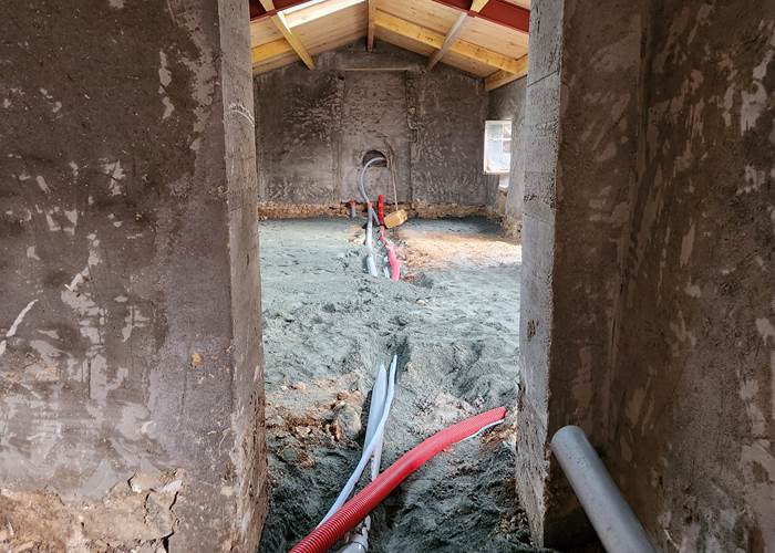 Travaux salle de réception Passage gaines et canalisation avant coulage de dalle